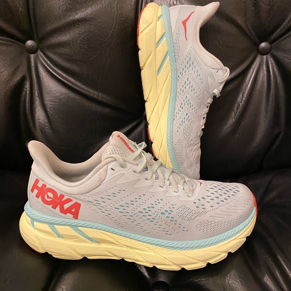 Hoka cliffton size 8 wide
